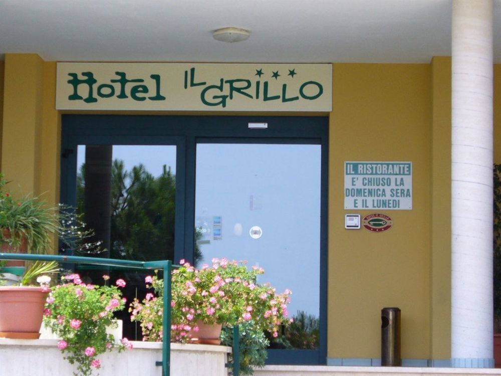Hotel Ristorante Il Grillo Аквавива-Пичена Экстерьер фото