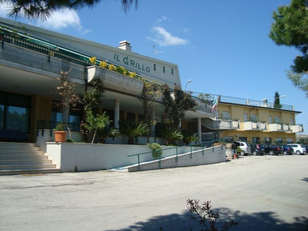 Hotel Ristorante Il Grillo Аквавива-Пичена Экстерьер фото